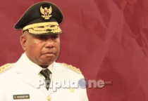 Gubernur Papua Barat Kembali Diingatkan Tidak Serta Merta Menerima Soal Seleksi Pimpinan Tinggi Pratama 18 Gubernur Papua Barat Drs. Dominggus Mandacan, M.Si dan Wakil Gubernur Papua Barat Mohammad Lakotani kembali diingatkan agar dapat tidak