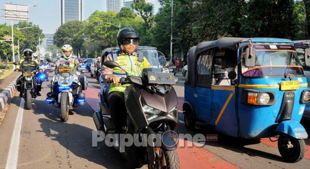 Irjen Pol Agus Suryonugroho Keliling Pantau Pengamanan HUT ke-80 RI Gunakan Motor, PB HMI Acungkan Jempol 2 Pengurus Besar Himpunan Mahasiswa Islam, Benny Hasibuan menyatakan kekagumannya terhadap Kakorlantas Polri Irjen Pol Agus Suryonugroho