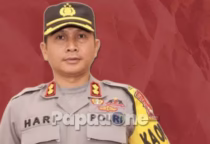 Kapolres Teluk Bintuni Salurkan Bantuan Bibit Jagung Sukseskan Program Swasembada Pangan Nasional 2025 1 Kapolres Teluk Bintuni AKBP Hari Susanto menyalurkan bantuan bibit jagung kepada kelompok tani di Distrik Sumuri, Kabupaten Teluk Bintuni.