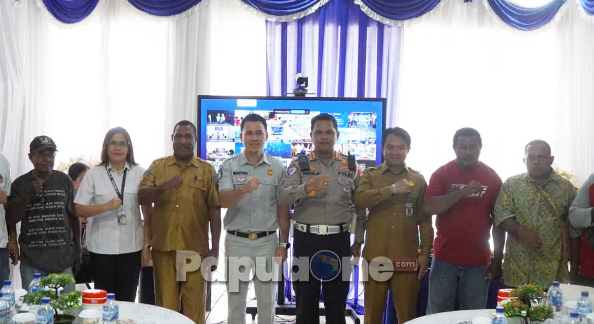 Dirlantas Polda Papua Barat Sebut HUT Lantas ke-70 Jadi Etalase Polri Berikan Pelayanan Terbaik Kepada Masyarakat 2 Dirlantas Polda Papua Barat Kombes Pol. Andre J.W Manuputty menyebut momentum HUT Lantas ke-70 merupakan etalase bagi Polri dalam